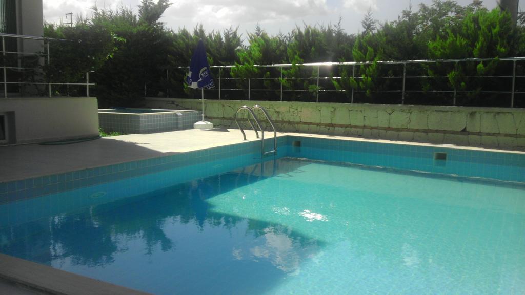 Zeytin Apart Hotel Çeşme Luaran gambar