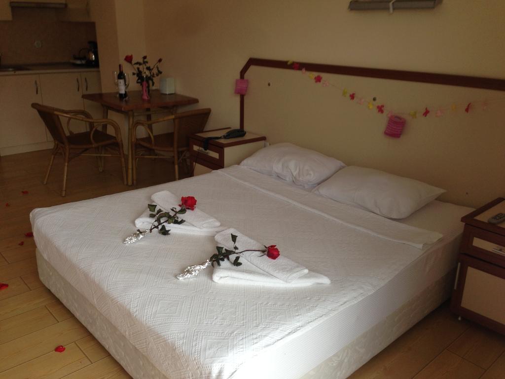 Zeytin Apart Hotel Çeşme Luaran gambar
